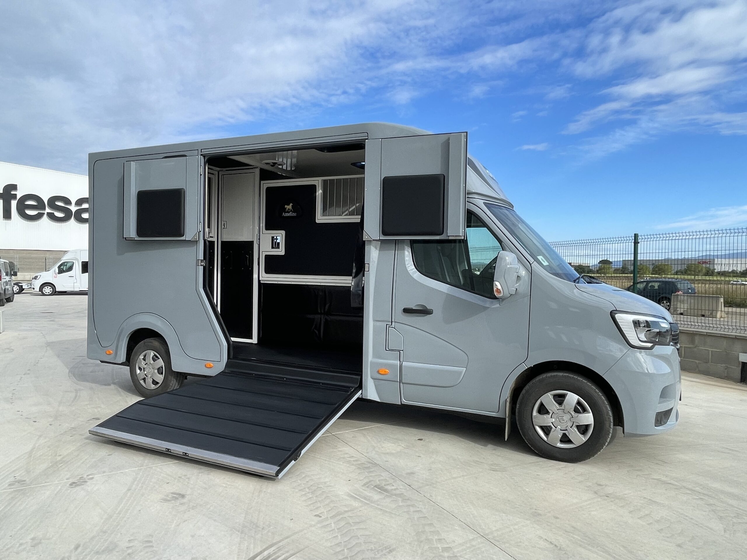 Camion chevaux 3 places Haras Renault master