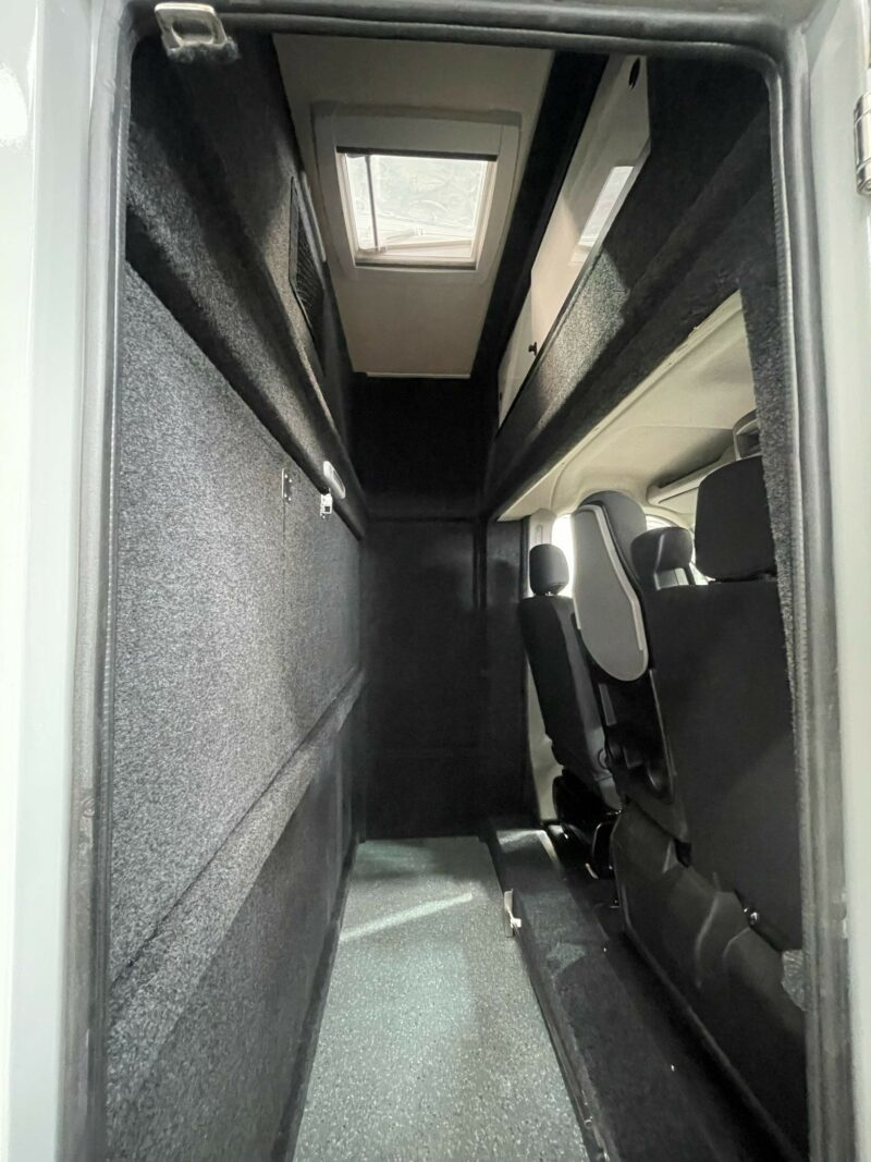 3-seats horse truck Haras Renault master - Image 5