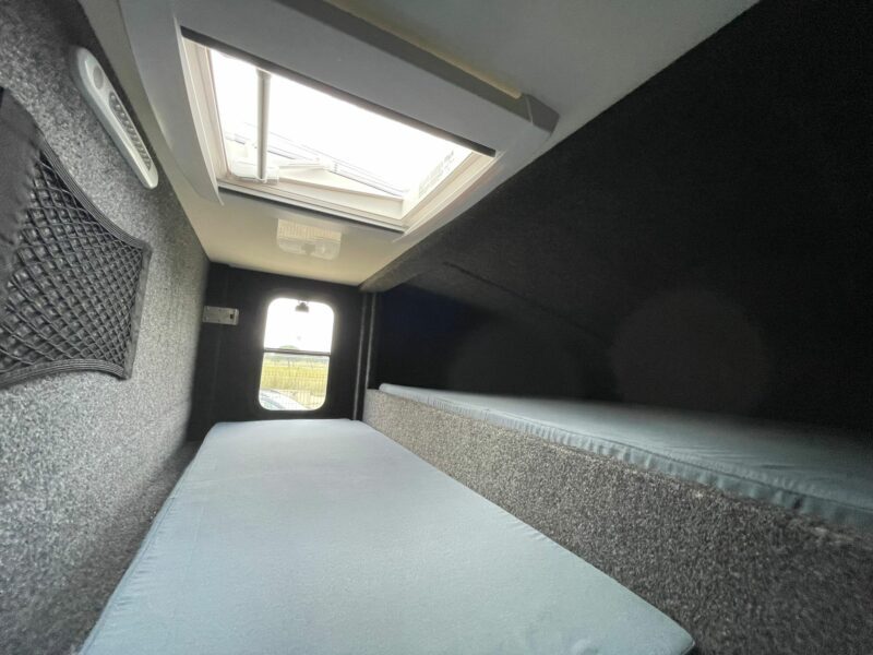 Ameline 2 horses Renault Master 165 hp truck double cabin - Image 8