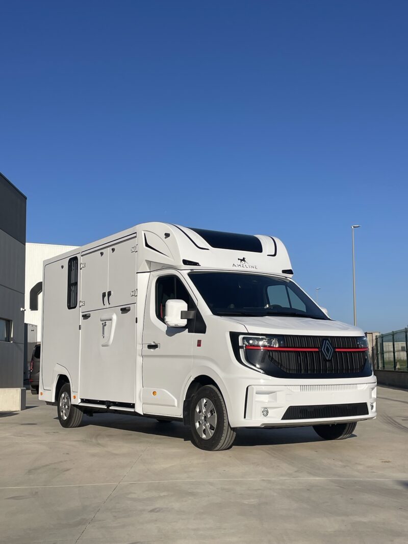 Ameline 2 horses Renault Master 165 hp 3 seats cabin - Image 4