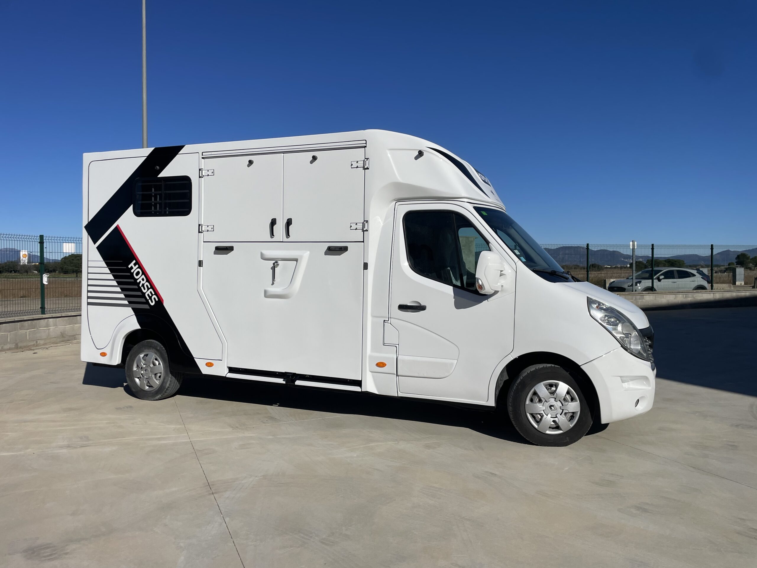 Furgoneta seminueva Renault master 170cv - Disponible en Carrosserie Ameline